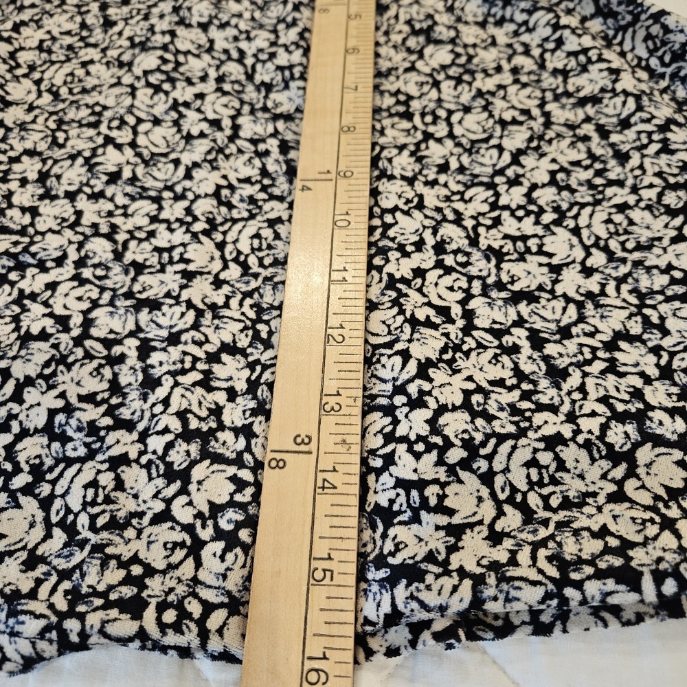 Hollister Crushed Velvet Skater Ditsy Floral Skirt Women's Small Black & Beige - Picture 7 of 9